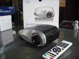 HDMI RD802 Mini Projector Built-In TV Card LED Easy Connection Projector Maximum 1080p Supported Resolution 50 Lumens